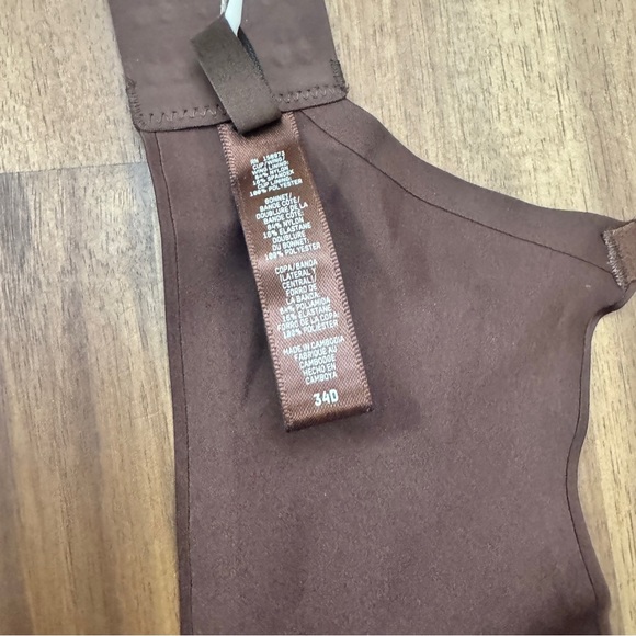 SKIMS Ultimate Push Up Plunge Cocoa Deep Brown Women's Bra - Picture 4 of 5